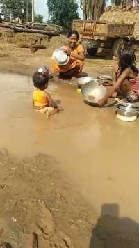 印度农村生活，雨水洗碗和雨水做饭