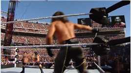 名场面！赛斯的战争踩踏失败，换来兰迪奥顿一记超牛逼的RKO！ #WWE精彩看点 