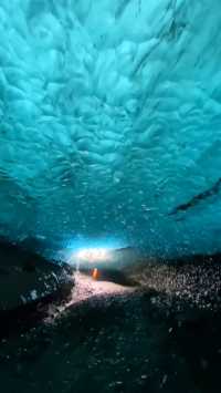 你见过冰川洞穴内部吗！