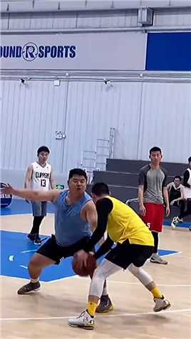 稍微一撤步就把人过了干净