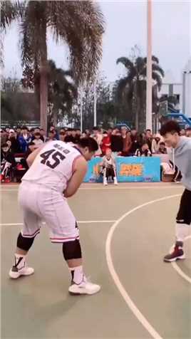 你们知道什么叫“物理碾压”吗，这就是