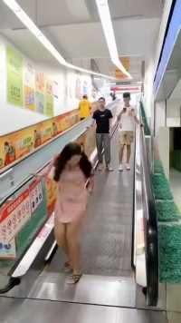 🔆 男人的绅士反应，没想到成功误导了路人！