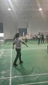 大雾天气不耽误友友打球