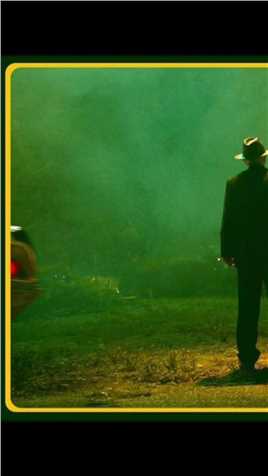 #悬疑#恐怖惊悚#高分电影#高分恐怖悬疑片《招魂3》：恶灵附身男孩，驱魔师也没办法