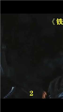 众人发现铁血战士，被暗黑小组追猎。#铁血战士：黑暗时代