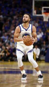 从三秒到三分！小学生库里风骚过人 直接晃飞对手！