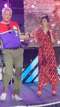 最会跳舞的白发大哥