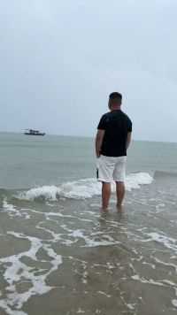 感觉好累，总想找个地方躲避起来！