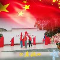 庆祝中国共产党建党100周年，参加市群众艺术馆文化列车走进灵川双潭村。