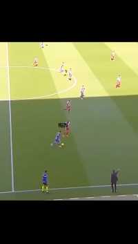 最强对最强！#梅西单挑马竞全队后射门被#奥布拉克指尖扑出#西甲#巴塞罗那#马竞#足球