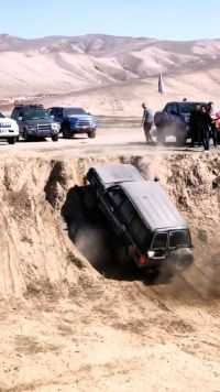 玩越野还得牧马人