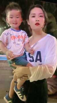 兄弟们，你们各自玩开心点，哥今晚是出不去了，这就是传说中的路虎吧？