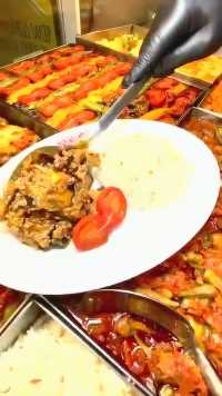 土耳其特有美食，几秒就完美装盘，效率不是一般快！