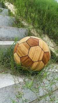 竹子做的足球，脚感如何！