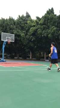 篮球是男生专属的烂漫
#篮球 #卡点 #广州城建技工学校