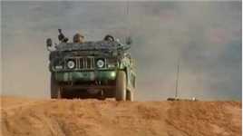 士兵突击：我那个供水车的水还有一半，用不着你加水啊！