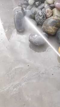 天气渐冷！一年到头，赔赚不说，也算是充实的很。这样给自己算不算一个交代！