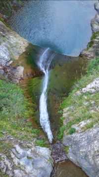 贵州大山发现一个纯天然瀑布，至今没有被开发，真是个世外桃源人间仙境
