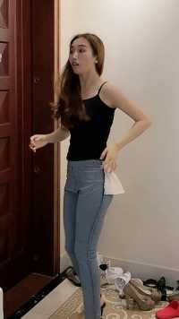 今天相亲对象一看到我就笑着说有事先走了 我想了一天也没明白为什么？