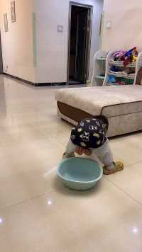 奉劝大家，以后干啥事回避着点，刚两岁的小孩我真是低估他了！